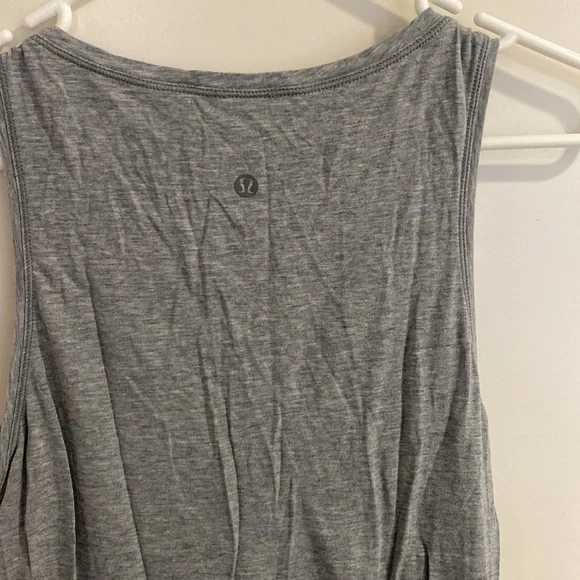 Lululemon gray tank shirt with tie size 6 - Picture 3 of 3